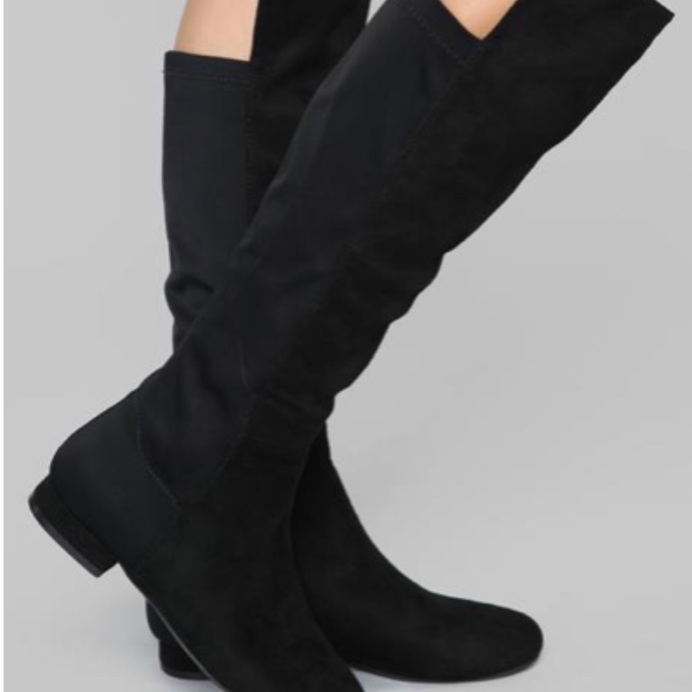Black boots, Knee-high